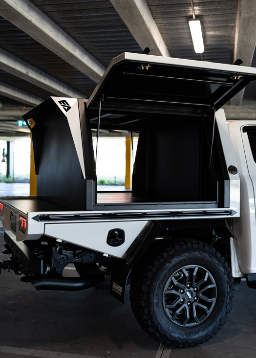 Ford Ranger aluminium tray and canopy setup