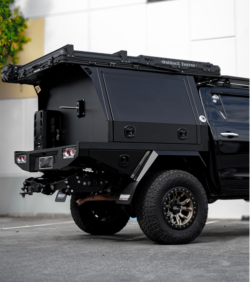 Toyota Hilux aluminium tray and canopy setup